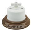 Kép Egyes sötét fa keret falonkívüli porcelán egységekhez